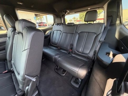 New 2025 Jeep Wagoneer 4WD w/ HD Trailer Tow Package image 23