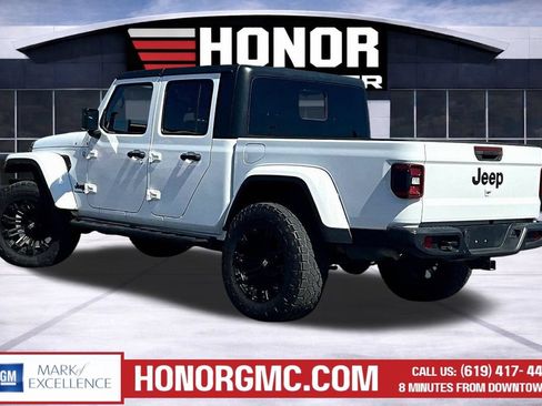 Used 2021 Jeep Gladiator Sport AWD/4WD image 4