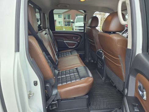 Used 2019 Nissan Titan Platinum Reserve w/ Platinum Utility Package image 32