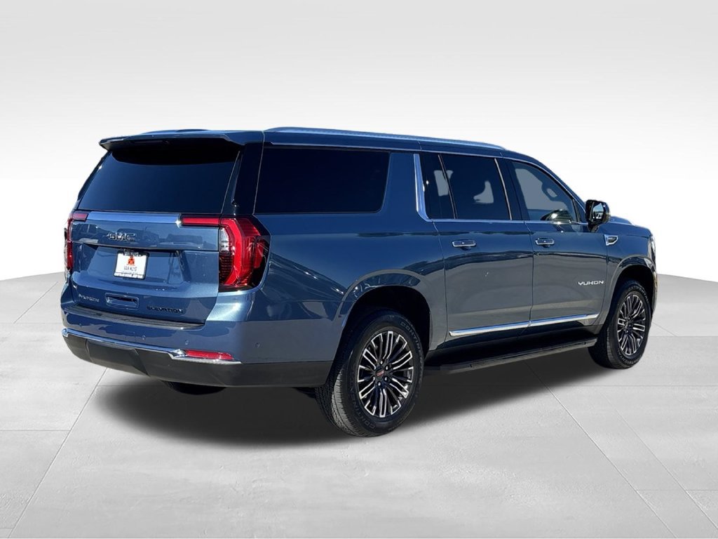 Used 2025 GMC Yukon XL Elevation w/ LPO, Elevation Black Package AWD/4WD image 3