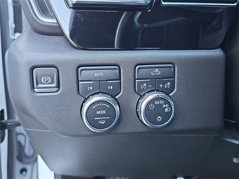 Certified 2023 GMC Sierra 1500 SLE image 22