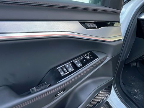 Used 2024 Jeep Wagoneer Launch Edition image 15