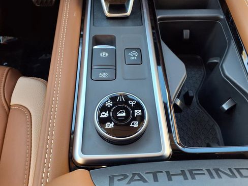 New 2026 Nissan Pathfinder Platinum image 29