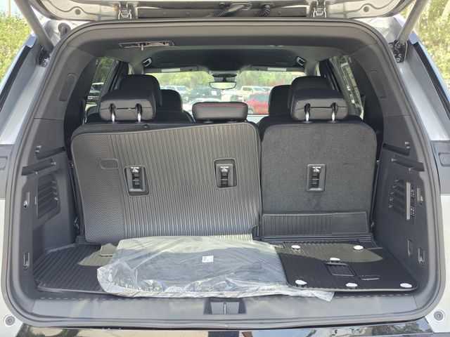 New 2026 Chevrolet Traverse RS w/ LPO, Floor Liner Package FWD image 12