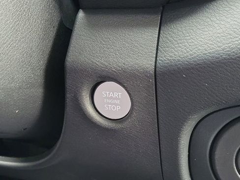 Used 2022 Nissan Frontier SV RWD image 25