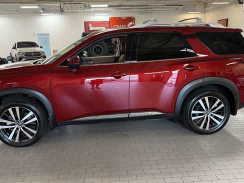 Used 2024 Nissan Pathfinder Platinum w/ Cargo Package AWD/4WD image 1