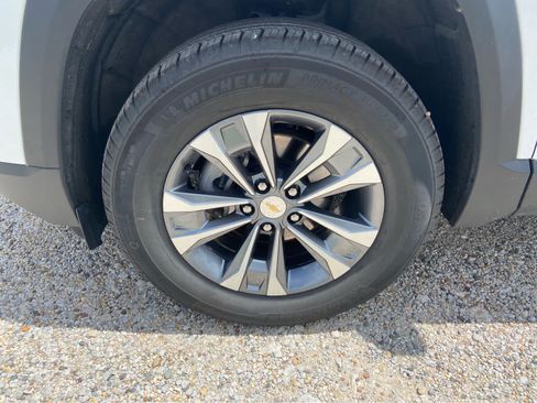 Used 2026 Chevrolet Equinox LT AWD/4WD image 16