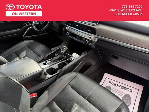 Used 2022 Kia Telluride EX w/ EX Premium Package image 26