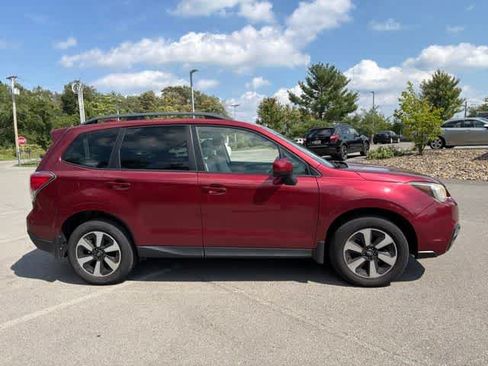 Used 2018 Subaru Forester 2.5i Premium w/ All-Weather Package AWD/4WD image 7