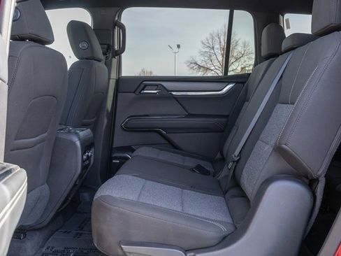 Used 2025 GMC Acadia Elevation image 8