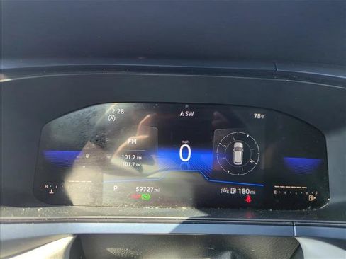 Used 2022 Volkswagen Taos SE w/ Panoramic Sunroof Package FWD image 24