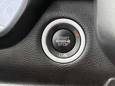 Used 2024 RAM 1500 Laramie RWD image 21