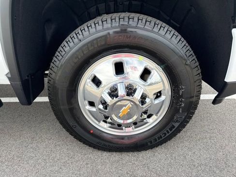 New 2026 Chevrolet Silverado 3500 High Country w/ High Country Premium Package AWD/4WD image 12