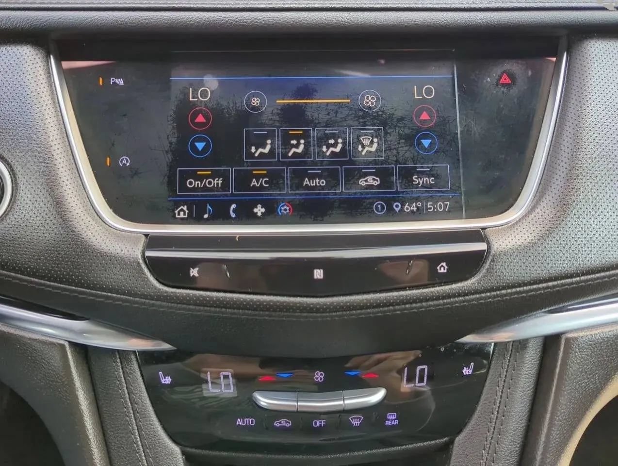 Used 2020 Cadillac XT5 Premium Luxury w/ LPO, Floor Liner Package FWD image 17