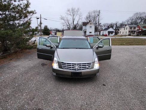 Used 2011 Cadillac DTS Luxury image 48