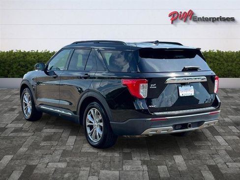 Used 2021 Ford Explorer XLT w/ Equipment Group 202A RWD image 2
