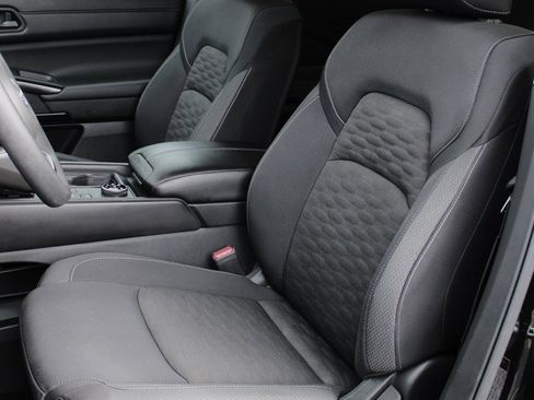 Certified 2024 Nissan Pathfinder S image 18