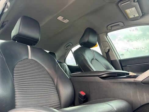 Used 2020 Toyota Camry SE image 15