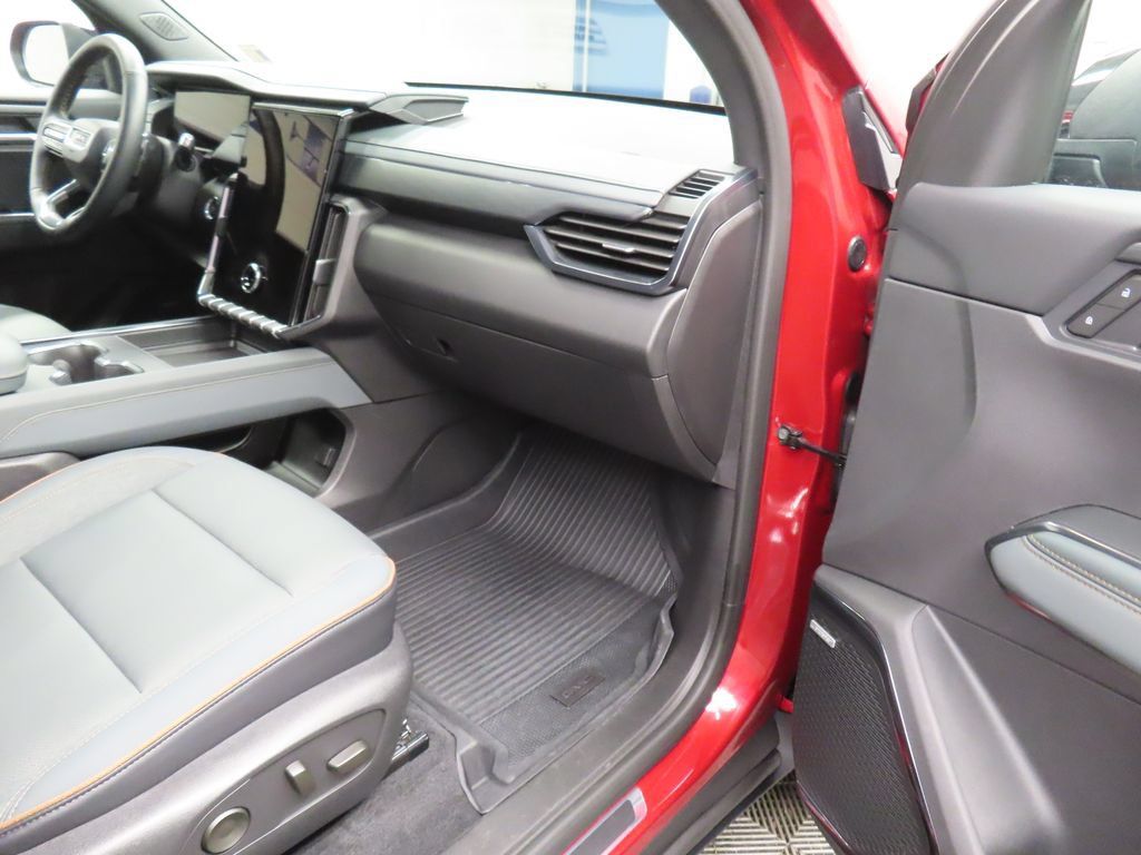 Used 2026 GMC Acadia AT4 w/ LPO, Floor Liner Package AWD/4WD image 36