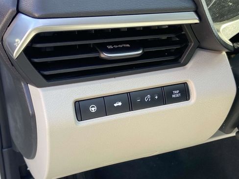 Used 2022 Nissan Altima 2.5 SV w/ SV Premium Package image 9