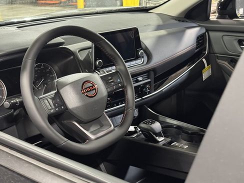 New 2026 Nissan Rogue SV AWD/4WD image 18