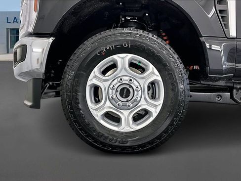 New 2026 Ford F250 XLT w/ XLT Premium Package AWD/4WD image 13