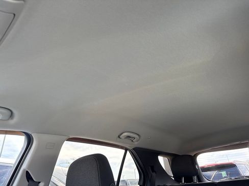 Used 2019 Chevrolet Equinox LT FWD image 15