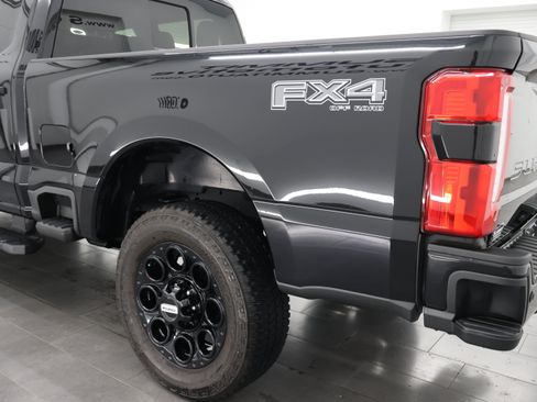 Used 2025 Ford F350 Lariat w/ Lariat Ultimate Package AWD/4WD image 34