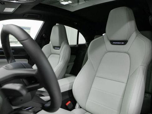 New 2026 Porsche Macan 4S Electric AWD/4WD image 5