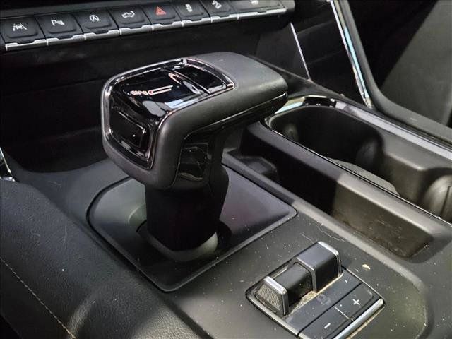 Used 2023 GMC Sierra 1500 AT4 w/ AT4 Premium Package AWD/4WD image 12