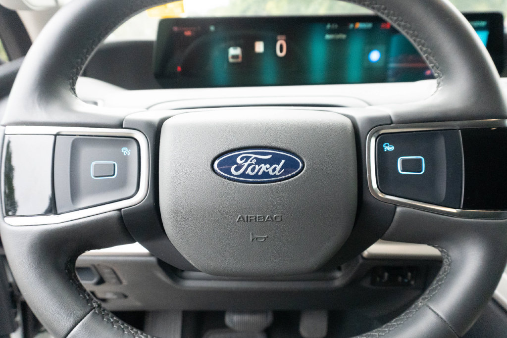 Used 2025 Ford Expedition Max Active RWD image 25