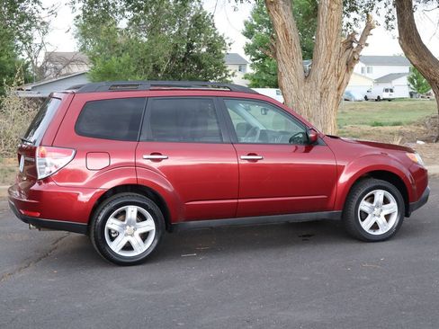 Used 2010 Subaru Forester 2.5X Limited w/ Popular Equipment Group 4B AWD/4WD image 4