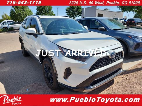 Used 2022 Toyota RAV4 SE w/ Convenience Package AWD/4WD image 1