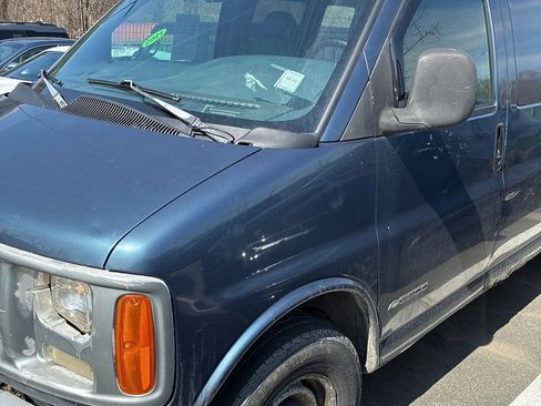 Used 1999 Chevrolet Express 3500 Extended RWD image 2
