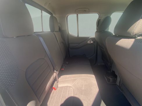 Used 2015 Nissan Frontier Desert Runner RWD image 25