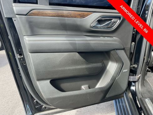 Used 2021 Chevrolet Suburban Premier w/ Premium Package image 31