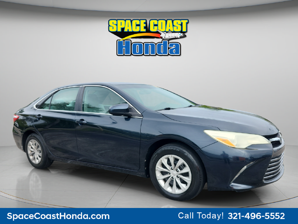 Used 2015 Toyota Camry LE FWD image 1