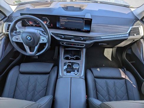 Used 2026 BMW X7 xDrive40i AWD/4WD image 18