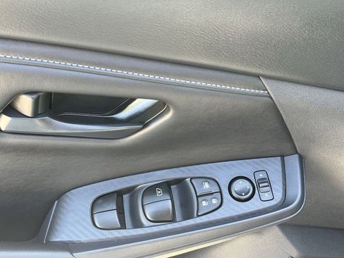 Used 2025 Nissan Sentra S image 22