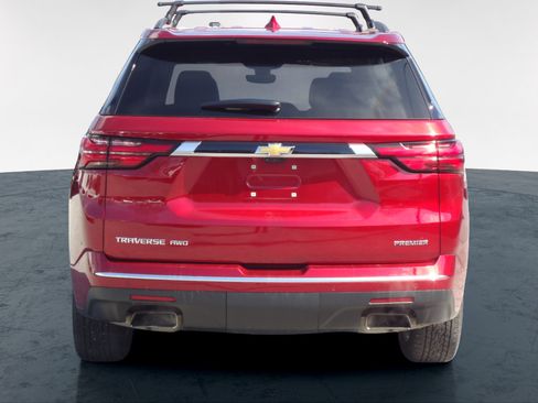Used 2022 Chevrolet Traverse Premier w/ LPO, 'HIT The Road' Package AWD/4WD image 4