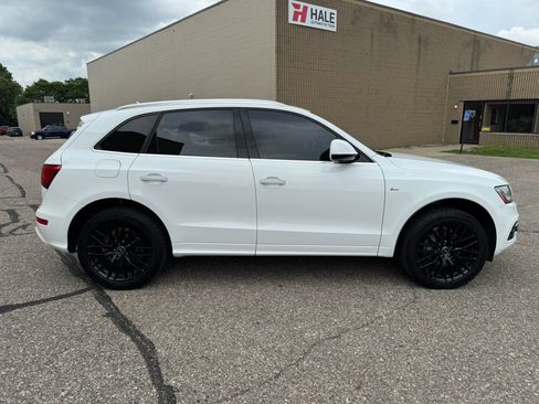 Used 2017 Audi Q5 2.0T Premium Plus w/ Technology Package AWD/4WD image 11