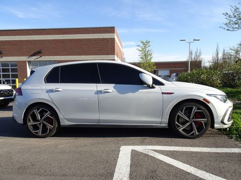 Used 2024 Volkswagen GTI SE w/ SE Leather Seats Package image 4