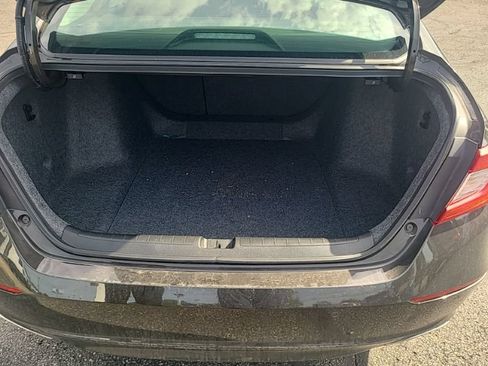 Used 2018 Honda Accord Touring image 11