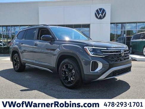 New 2026 Volkswagen Atlas Peak Edition AWD/4WD image 1