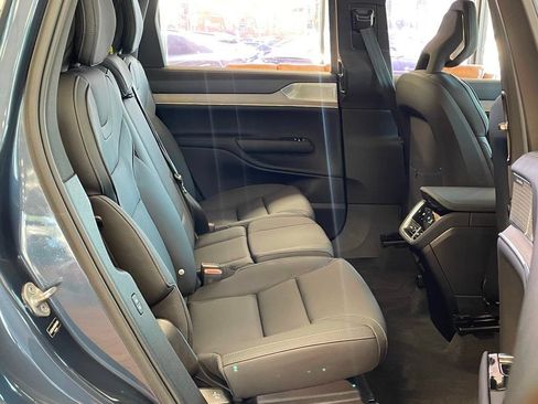Used 2025 Volvo EX90 Ultra AWD/4WD image 23