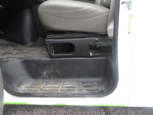 Used 2021 Chevrolet Express 2500 Extended w/ Driver Convenience Package image 14