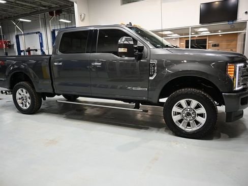 Used 2019 Ford F250 Platinum w/ Platinum Ultimate Package image 9