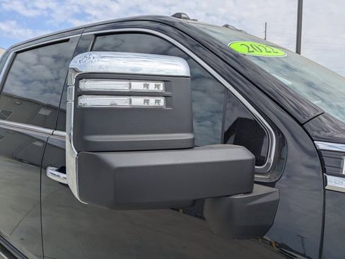 Used 2022 GMC Sierra 2500 Denali w/ Denali Ultimate Package image 11