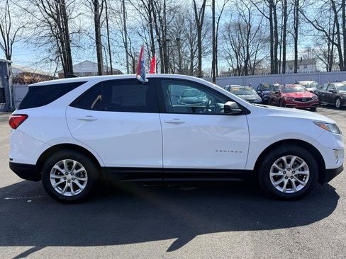Used 2020 Chevrolet Equinox LS w/ LS Convenience Package image 5