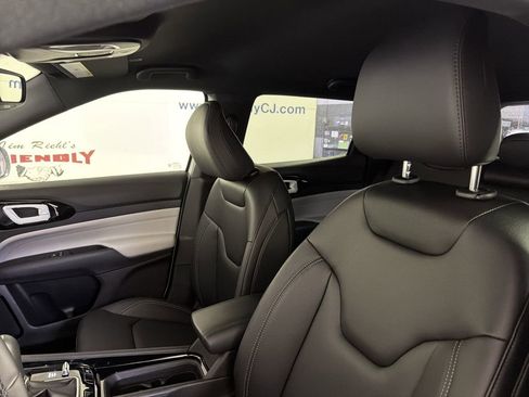 New 2026 Jeep Compass Limited AWD/4WD image 11